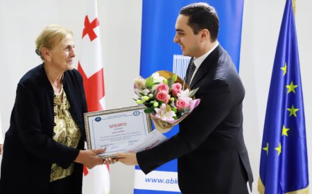 გიორგი ჯინჭარაძე: დარწმუნებული ვარ, ჩვენი პედაგოგები კიდევ არაერთ ღირსეულ თაობას გაზრდიან, იმ თაობას, რომელიც ჩვენი მომავალია, ჩვენი მომავალი კი აფხაზეთის დაბრუნებაა