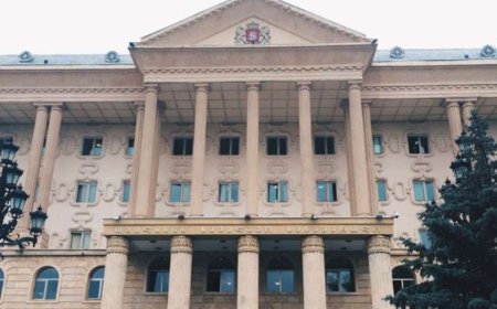 სასამართლომ ჯგუფურ ძალადობაში მონაწილეობის და სტრატეგიული ობიექტების ხელში ჩაგდების მცდელობის ბრალდებით დაკავებულ რამდენიმე პირს აღკვეთის ღონისძიებად პატიმრობა შეუფარდა