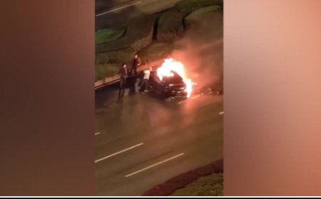 ვრცელდება უმძიმესი კადრები, ავტომობილის მძღოლი ცოცხლად დაიწვა, მას შემდეგ, რაც კარები ჩაიკეტა - ვიდეოში ჩანს, როგორ ცდილობენ თვითმხილველები კარის გატეხვას (video)