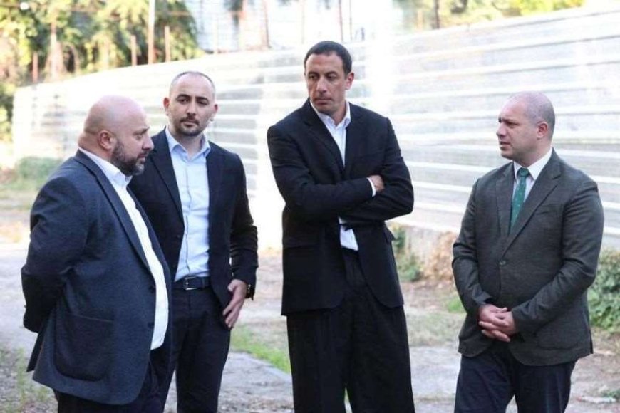 გივი მიქანაძემ კომაროვის სკოლის თანამშრომლებთან შეხვედრა გამართა და სასწავლო ინფრასტრუქტურა დაათვალიერა