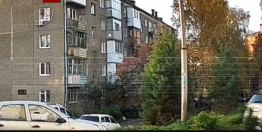 კაცმა 3 წლის შვილი მეოთხე სართულიდან გადააგდო: მედიაში კადრები ვრცელდება - სასტიკი დანაშაული მოხდა (ვიდეო)