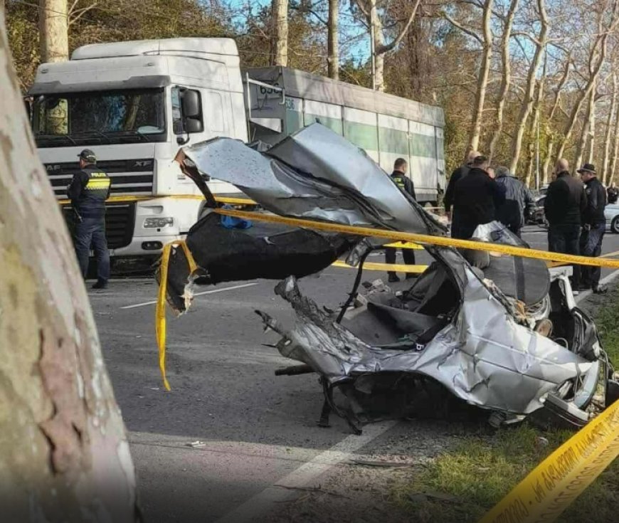 ძალიან მზიმე ავარია მოხდაა ფოტში,  ავარიას 22 წლის ახალგაზრდა ემსხვერპლა, ცნობილია ვინ არის გარდაცვლილი,  ვრცელდება ვიდეო კადრები (ვიდეო)