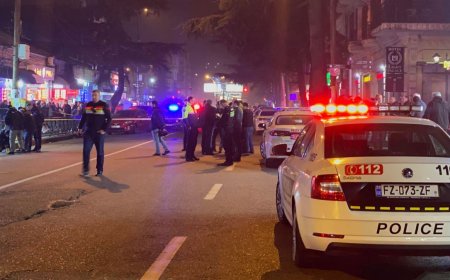 ცოტახნის წინ საშინელი ავარია მოხდა ხონში, ერთი მანქანა ამობრუნდა , რა ვითარებაა ადგილზე, ვცელდება ვიდეო კადრები (ვიდეო)