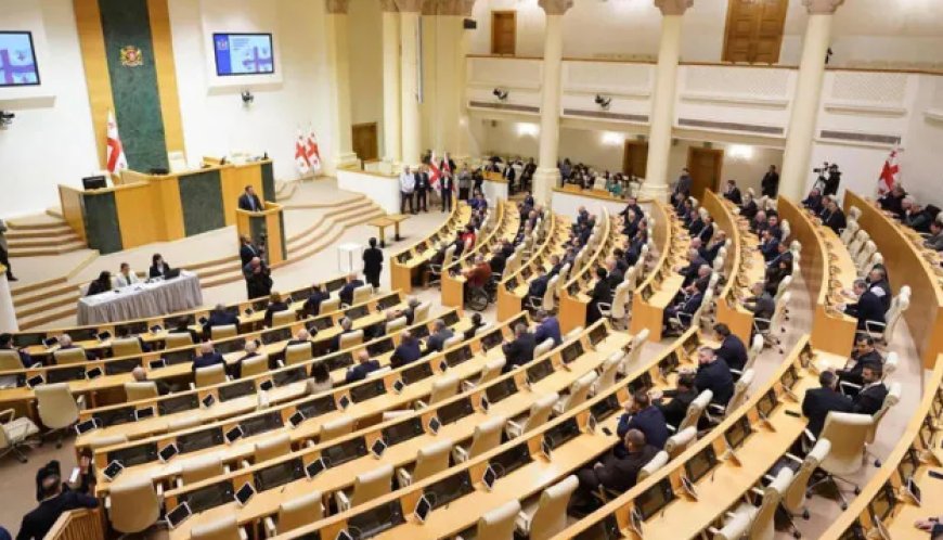 ახლახანს სასიხარულო ინფორმაცია,  2026 წლიდან ხელფასები და პენსია იზრდება: ვინ რამდენს მიიღებს? - საქართველოს პარლამენტმა 2026 წლის ბიუჯეტი დაამტკიცა