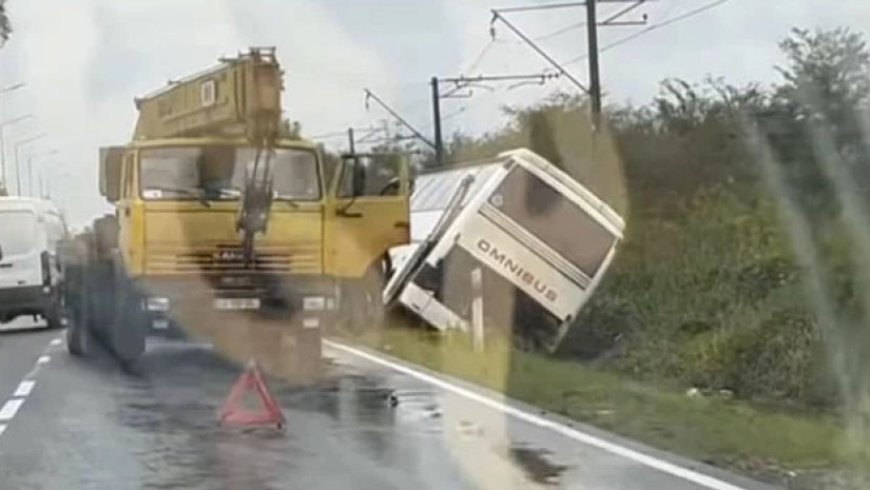 ვრცელდება უმძიმესი ავარიის კადრები, დაიღუპა 17, დაშავდა 20 - მოსწავლეებით სავსე ავტობუსი ხევში გადავარდა, ვრცელდება ვიდეო შემთხვევის ადგილიდან (ვიდეო)