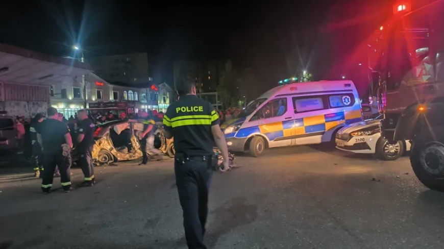 ვაიმეეე....რა უბედურებაა....😭😭 საშინელ ავარიას მსუბუქ ავტომობილში მყოფი ყველა ადამიანი ემსხვერპლა  დეტალები იხილეთ კომენტარში👇👇👇