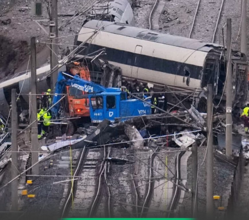 სამგზავრო მატარებელი ძლიერი წვიმის შედეგად რელსებიდან გადავიდა და კედელს შეეჯახა, დაღუპულია 1 და დაშავებულია 37 ადამიანი. კადრები შემთხვევის ადგილიდან