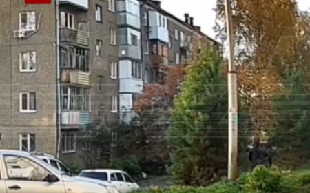 ვაიმეე კაცმა 3 წლის შვილი მეოთხე სართულიდან გადააგდო: მედიაში კადრები ვრცელდება - სასტიკი დანაშაული მოხდა (ვიდეო)