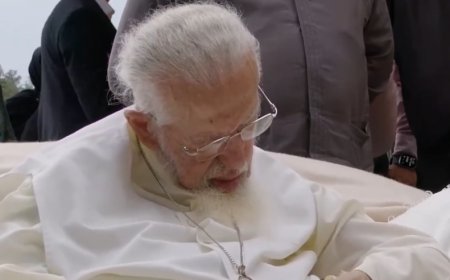 ეს ინფორმაცია ახლა გახდა ცნობილი რომელიც აქამდე არ უთქვამთ , წმინდა სინოდის თითქმის ნახევარი პატრიარქის სიონში დაკრძალვას არ დაეთანხმა...რატომ??დეტალები  იხილეთ ვრცლად კომენტარში