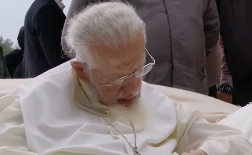 ეს ინფორმაცია ახლა გახდა ცნობილი რომელიც აქამდე არ უთქვამთ , წმინდა სინოდის თითქმის ნახევარი პატრიარქის სიონში დაკრძალვას არ დაეთანხმა...რატომ??დეტალები იხილეთ ვრცლად კომენტარში