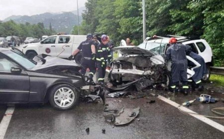 ვრცელდება უმძიმესი ავარიის კადრები, შემთხვევას მანქანაში მყოფი ყველა ადამიანი ემსხვერპლა, არიან დაშავებულებიც, სად მოხდა შემთხვევა? (ვიდეო)