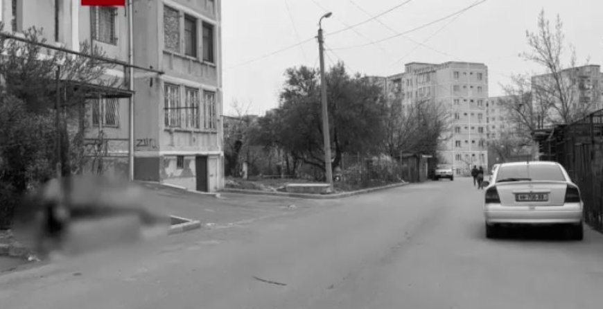 SOS"ფრთხილად იყავით! პარკში ვიღაც ქალს ჩემი შვილი მიჰყავდა, არ მიბრუნებდა, ახლაც მაკნკალებს" - ახალგაზრდა მამაკაცი გლდანის მცხოვრებლებს აფრთხილებს